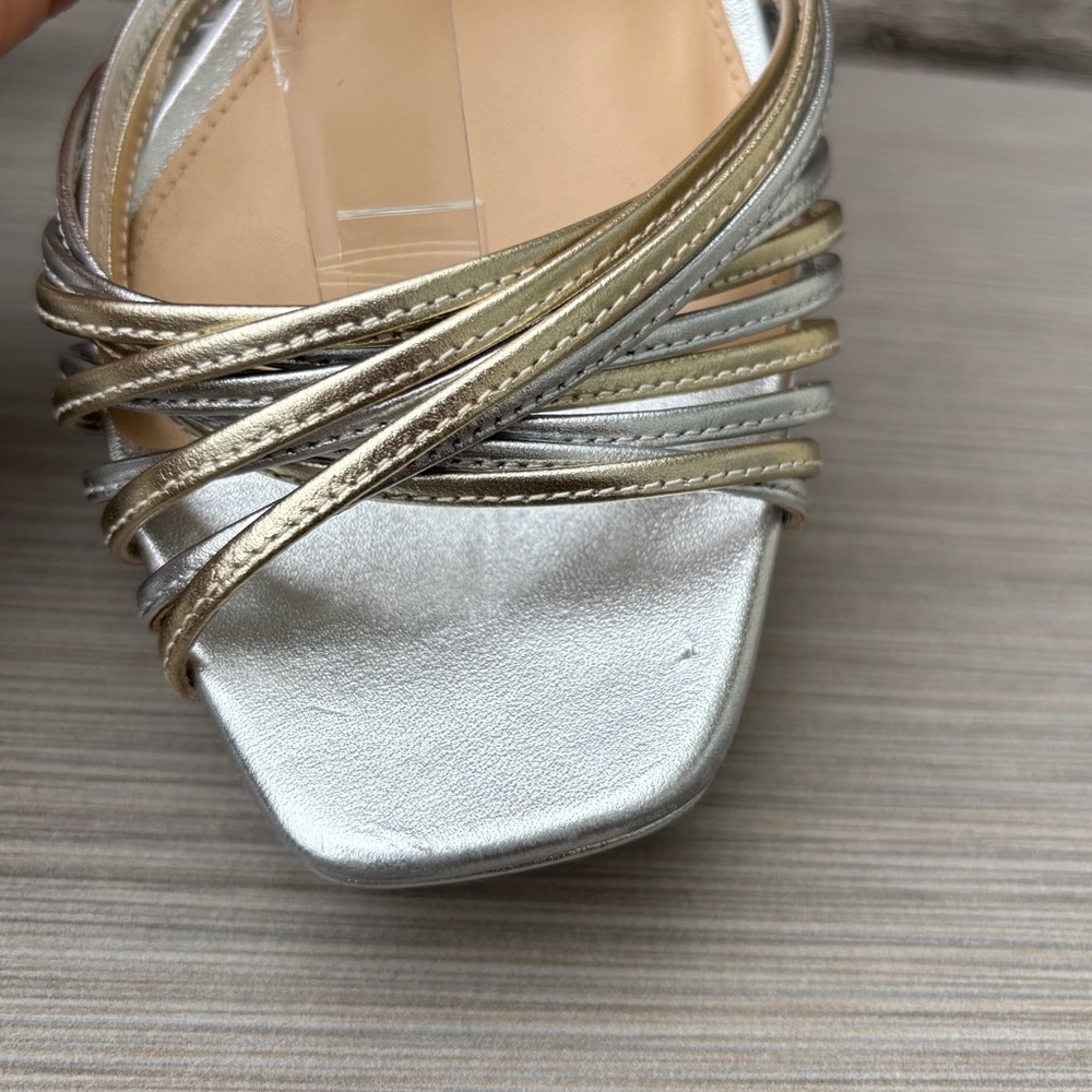 VERONICA BEARD
Fletcher Metallic Heel Sandals - Picture 12 of 15